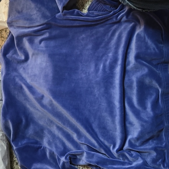 FILA Blue Velour Hoodie, EUC 2X - Picture 4 of 5